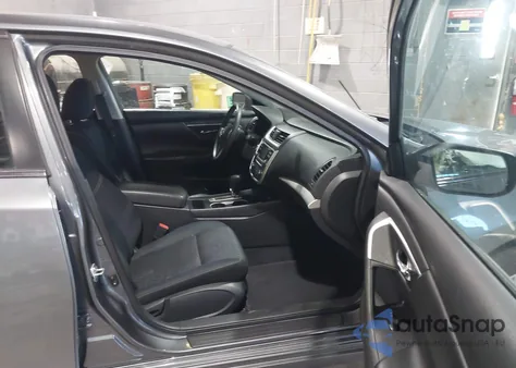 2017 Nissan Altima 2.5 S z USA, uszkodzony, nr VIN 1N4AL3AP6HN349399